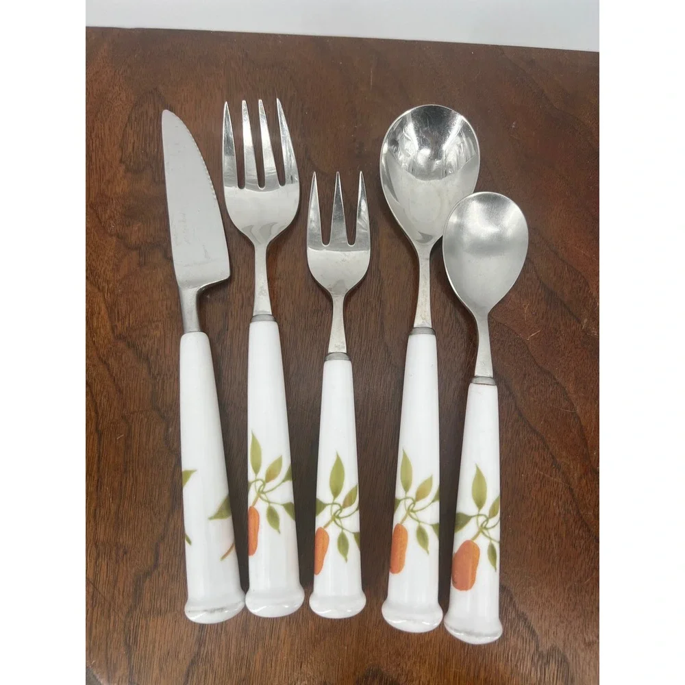 Noritake Flatware Set Stainless Ceramic Berries 'N Such Edition White 10pc Rero